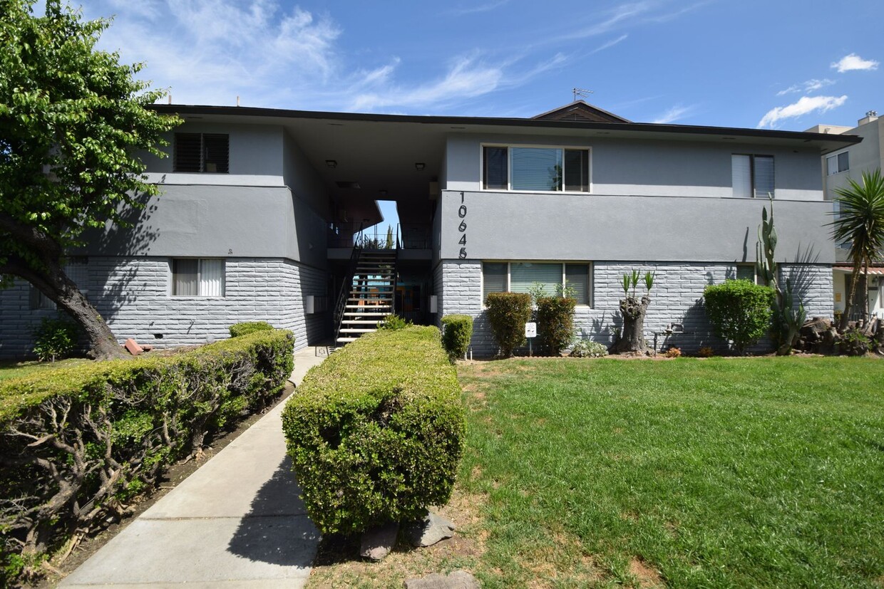 Primary Photo - 10645 Valley Spring Ln