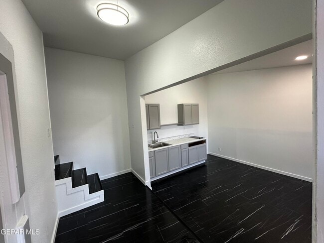 Foto del edificio - 10408 Medwood Dr