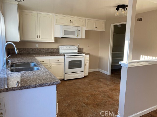 Building Photo - 4231 Elizabeth Ct