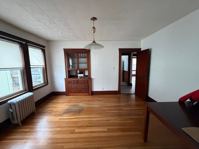 Building Photo - 44 Varnum St