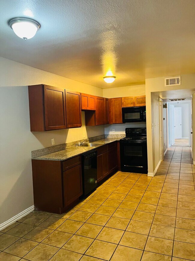 Building Photo - 6764 Trail Lake Dr
