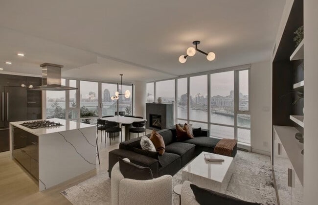 Building Photo - 833 Pacific Blvd