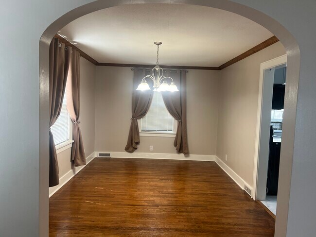 Foto del edificio - 1347 W Sunset Ave