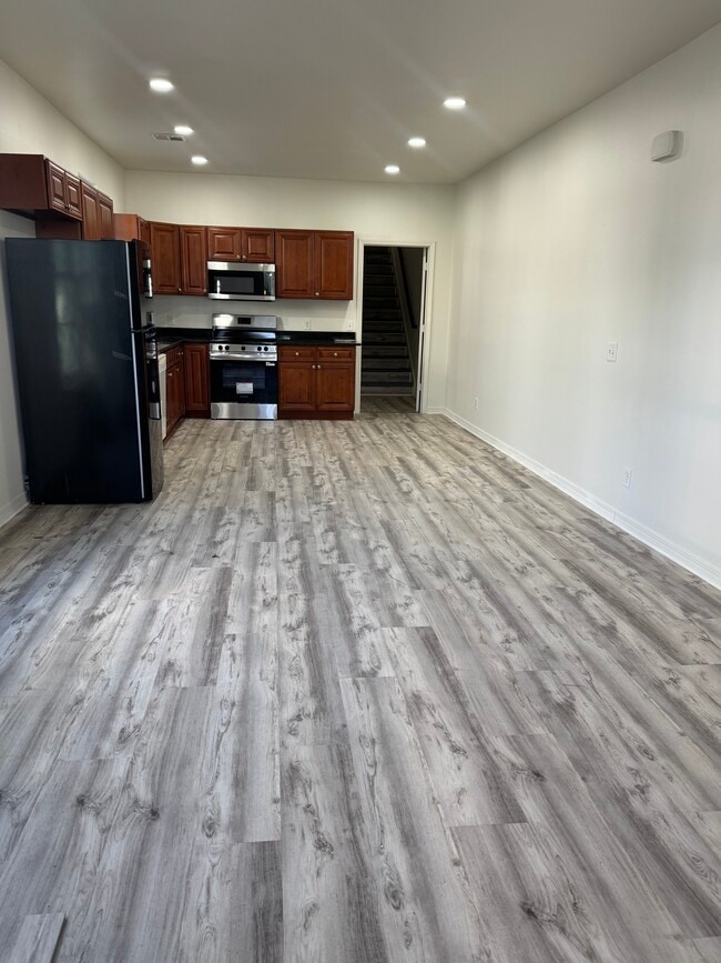 Kitchen/Dining room - 2830 2nd St