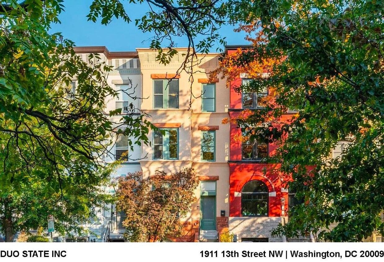 Foto principal - Gorgeous 2br/2ba Upper Level Rowhome with ...