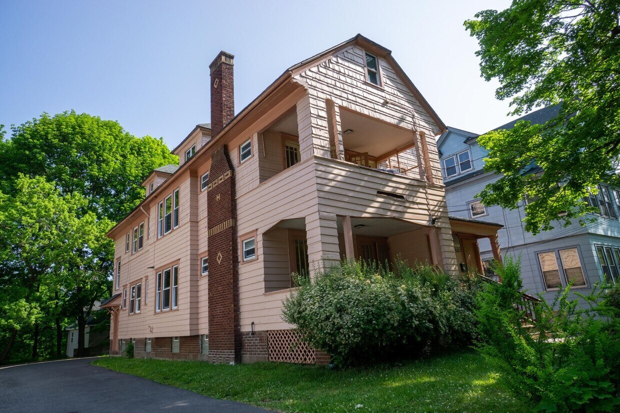 1213 Madison St Unit Madison 1213.1, Syracuse, NY 13210 Apartment for