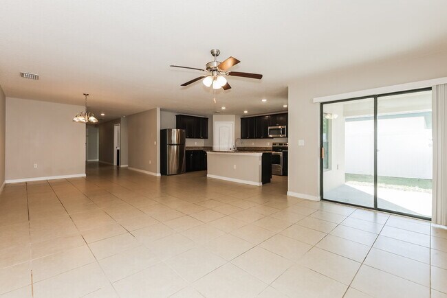 Foto del edificio - 6953 Redbay Dr