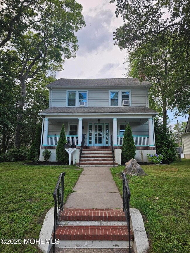 Building Photo - 222 Woodland Ave