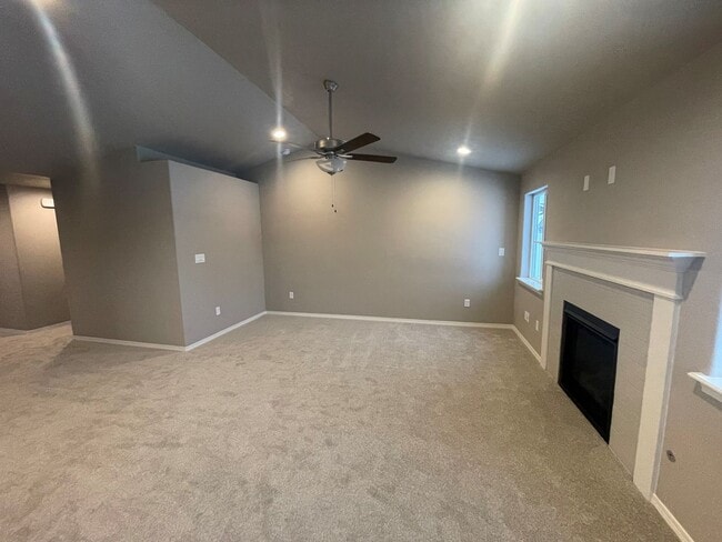 Building Photo - West Valley Home with Underground Sprinkle...