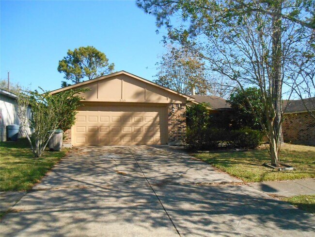 Foto del edificio - 2715 Kingfisher Dr