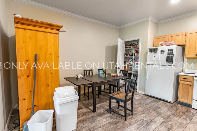 Building Photo - 331 Belmont Pl