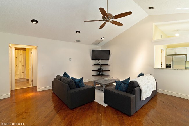 Foto del edificio - 700  Bannock Court