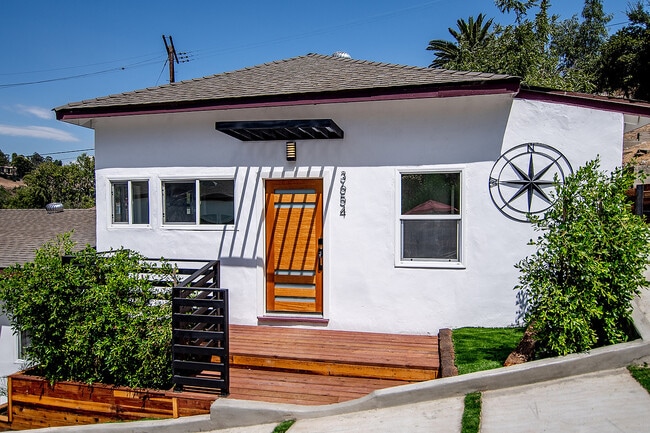 Foto del edificio - 3654 Harriman Ave