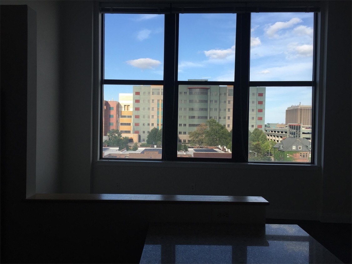Primary Photo - 4600 Woodward Ave
