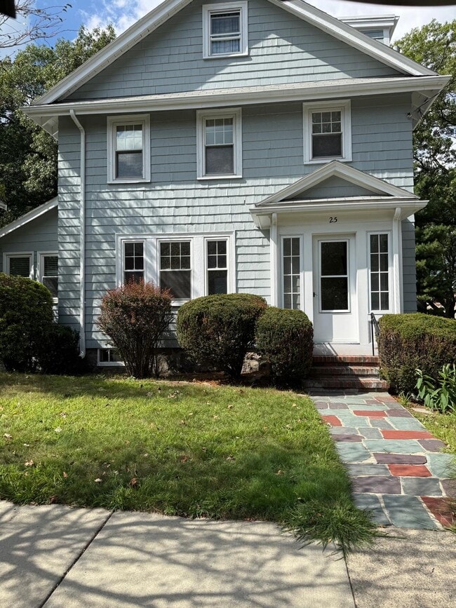 Building Photo - 25 Farmington Rd