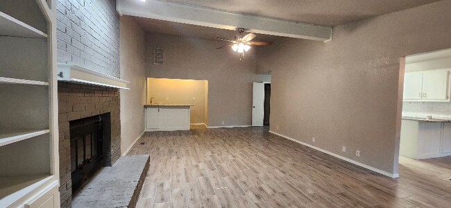 Foto del edificio - 2804 Fairfield Dr