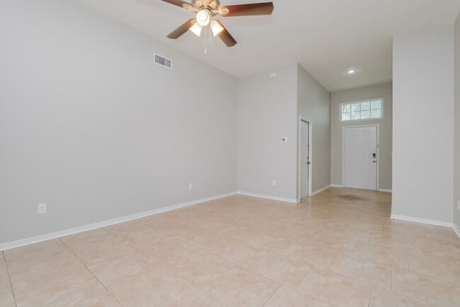 Foto del edificio - 5205 Watson Rd