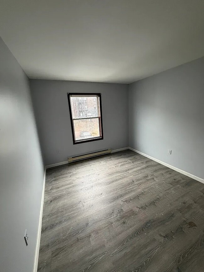 Foto del edificio - 352 S 6th St