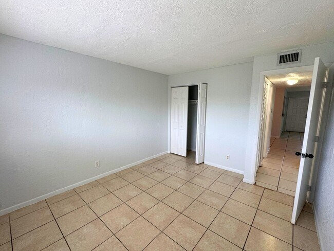 Foto del edificio - 4160 NW 21st St