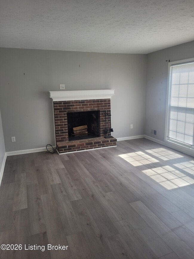 Building Photo - 304 S Evergreen Rd