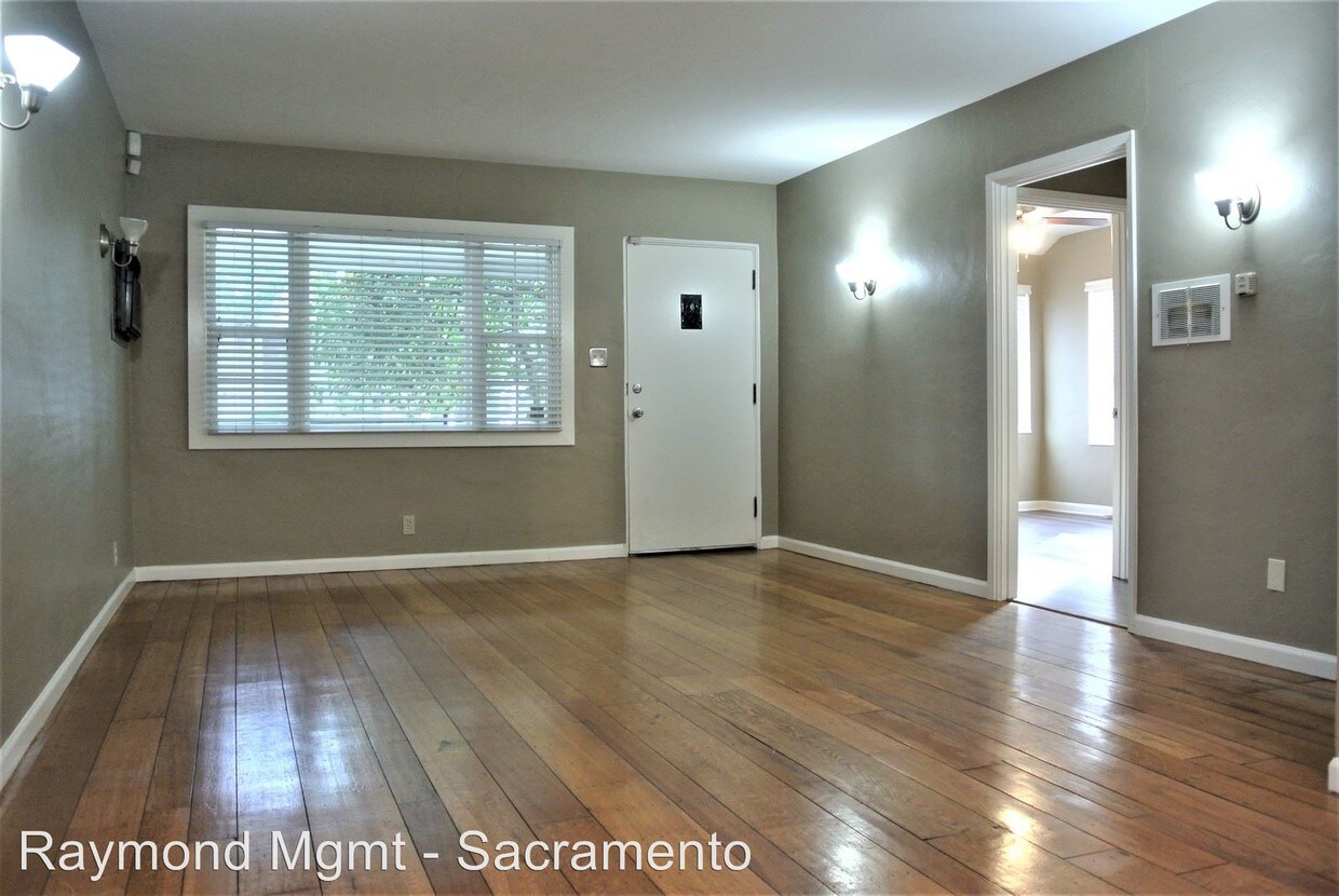 Primary Photo - 3 br, 1 bath House - 2141 Royal Oaks Drive