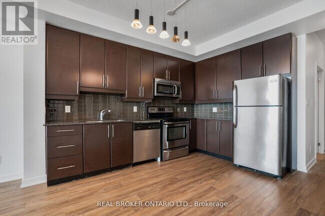 Photo du bâtiment - 33 Bay St.