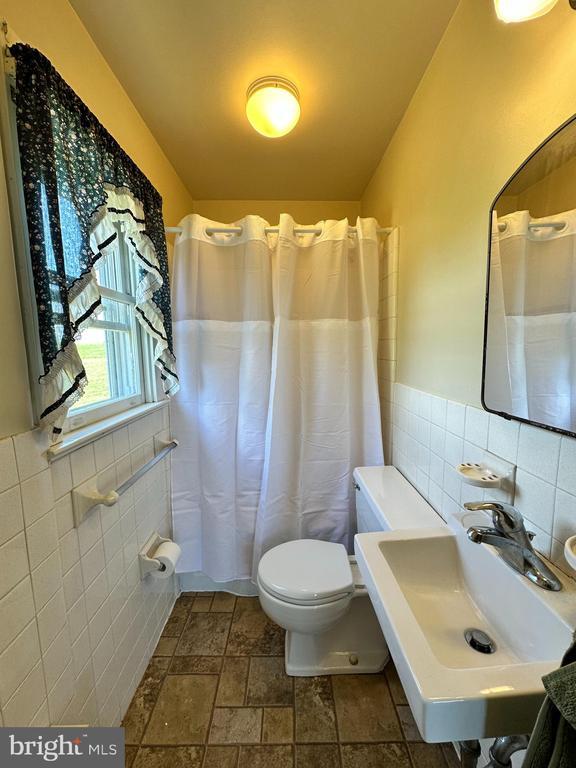 Primary Photo - 224 Detweiler Rd