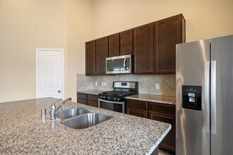 Building Photo - 3530 Vivaldi Dr