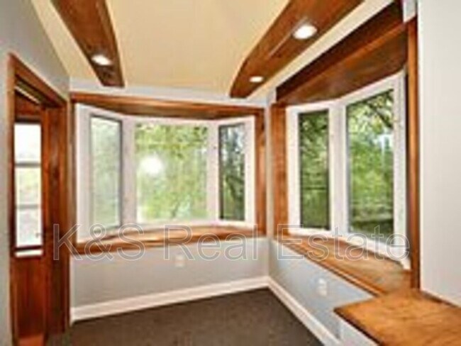 Foto del edificio - 5714 Crestmont Ave
