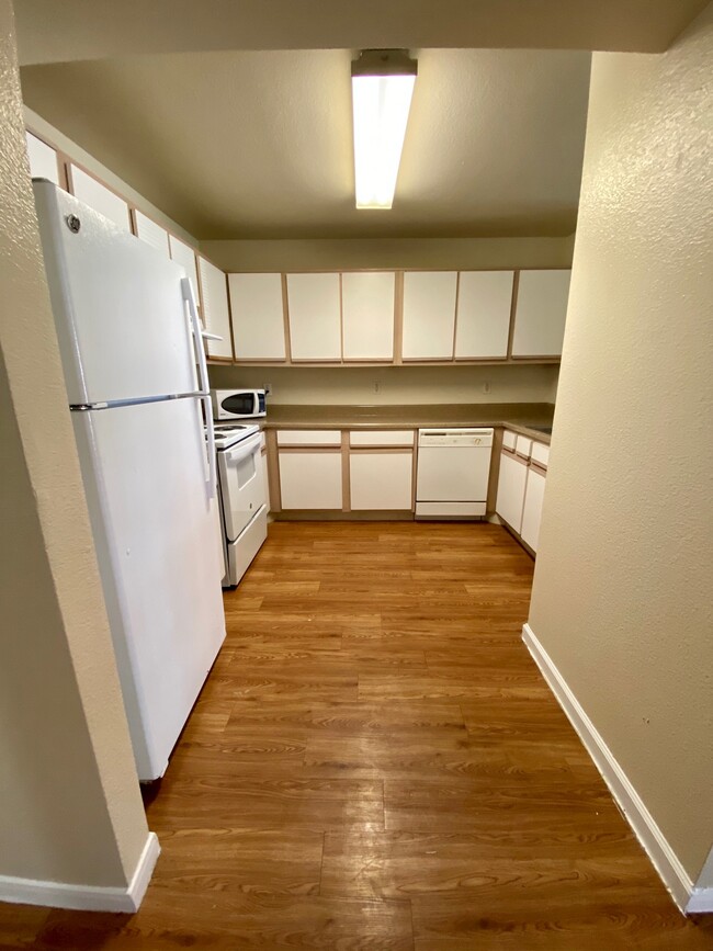 Kitchen full view - Georgetown Place Apartments