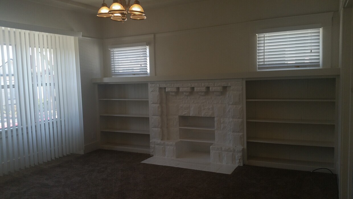Primary Photo - 1024 32nd St
