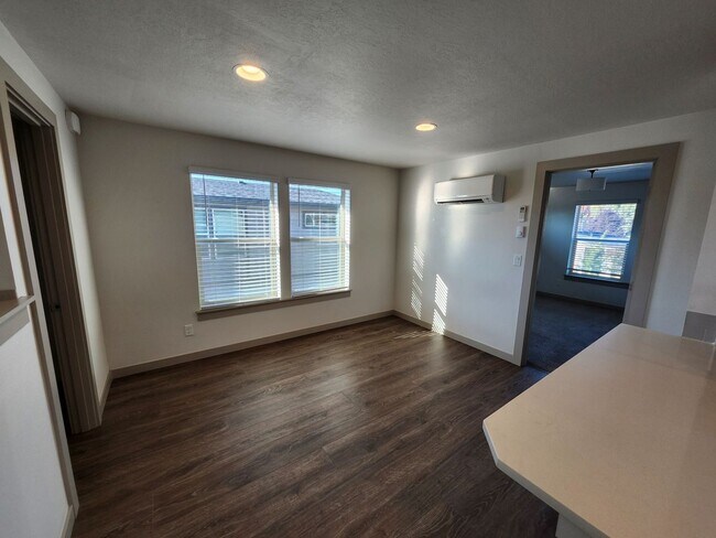 Foto del edificio - 1 Bed/1 Bath ADU on Bend's Eastside - Cessna Drive