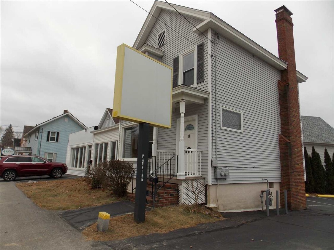 516 Union Ave Unit 1st floor, Laconia, NH 03246 Apartment for Rent in