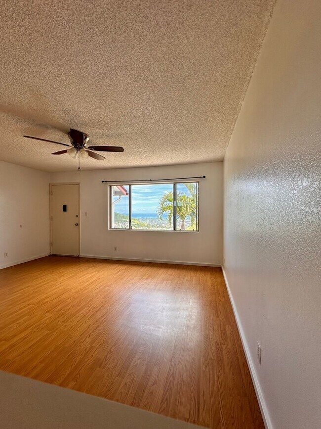 Foto del edificio - 2-bedroom and 1-bathroom - Located in Kapo...
