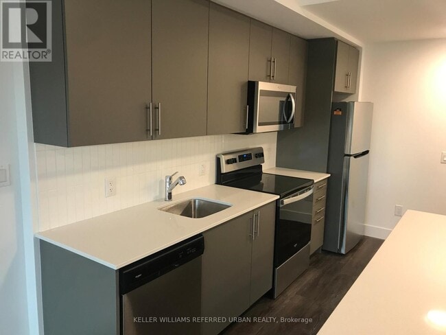 Building Photo - 26 Lowes Rd W