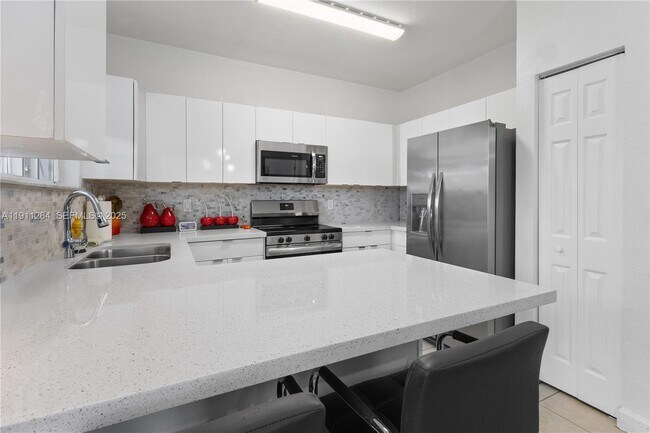 Foto del edificio - 2741 NE 4th St