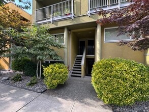 Building Photo - 795 8th Av W