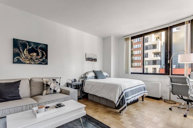 Building Photo - 455 East 86th St