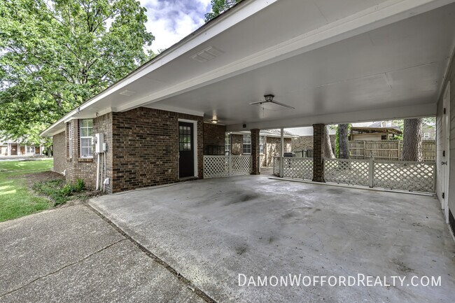 Foto del edificio - 502 Pelahatchie Shore Dr