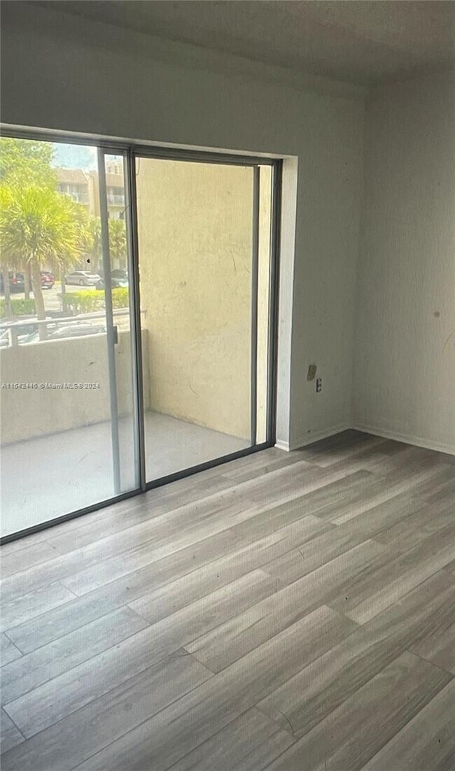 Foto del edificio - 7765 SW 86th St