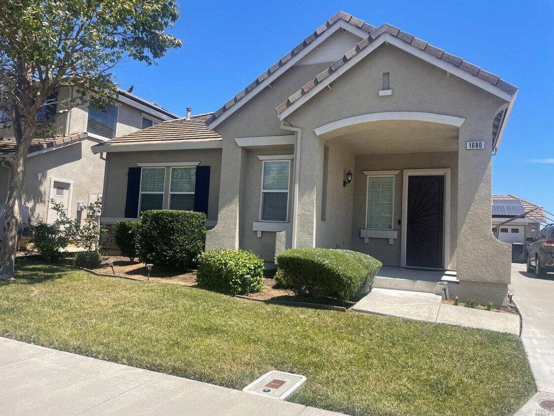 Foto principal - 1680 Duluth Ln