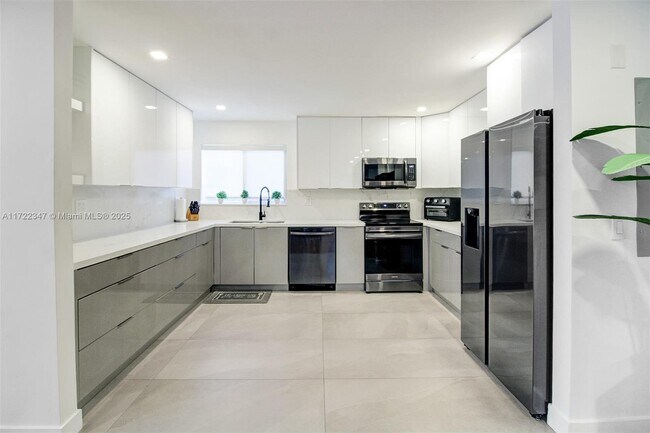Foto del edificio - 360 NE 116th St