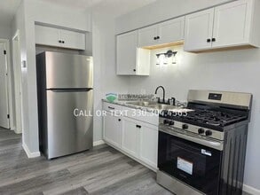 Building Photo - 2555 Edwin Ave