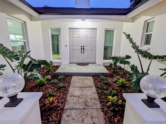 Building Photo - 1455 Fairway Dr