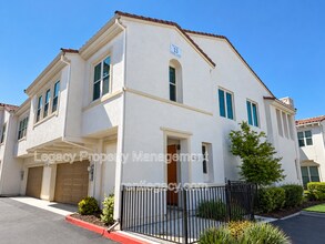 Building Photo - 5301 E Commerce Way