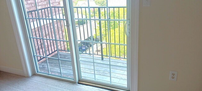 Foto del edificio - 2 bedroom/2 bathroom- Bennington on the Park