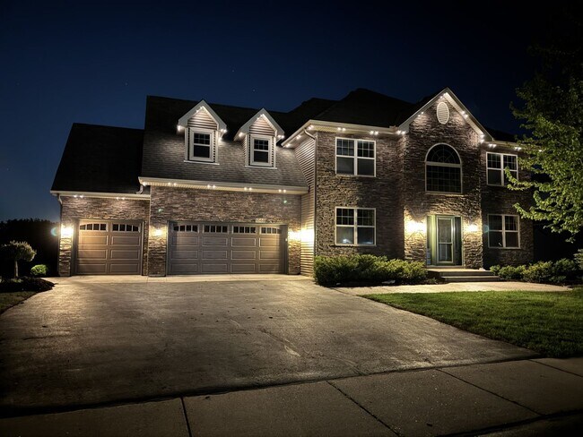 Foto del edificio - Luxury Living in Lakeville