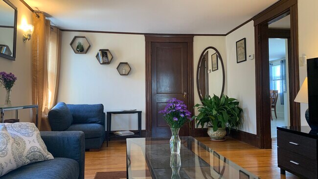 No Fee - Professionally Managed - Huge 1BR Apartment with Private Balcony, Private Entrance, storage - 12 Homer St