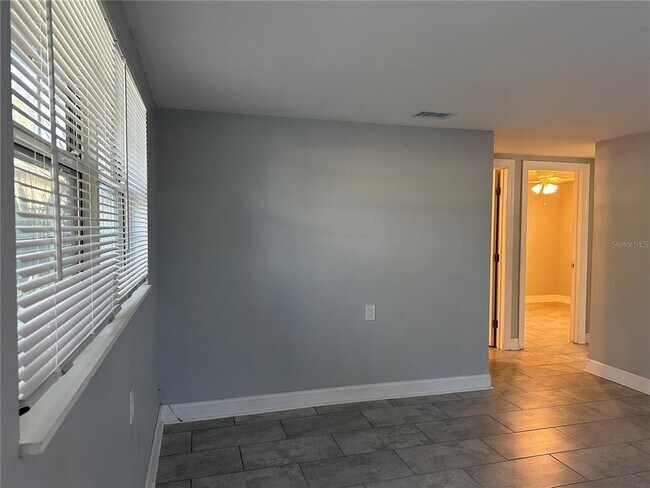 Foto del edificio - 461 89th Ave N
