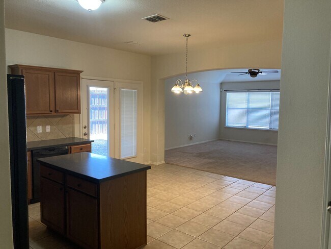 Foto del edificio - 105 Rockbrook Dr